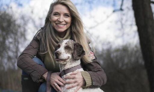 Trude Mostue mener folk elsker å diskutere sin hunds avføring