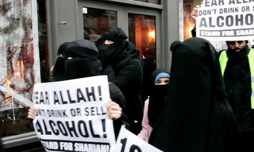 Her hisser radikale muslimer på seg høyreekstreme kristne