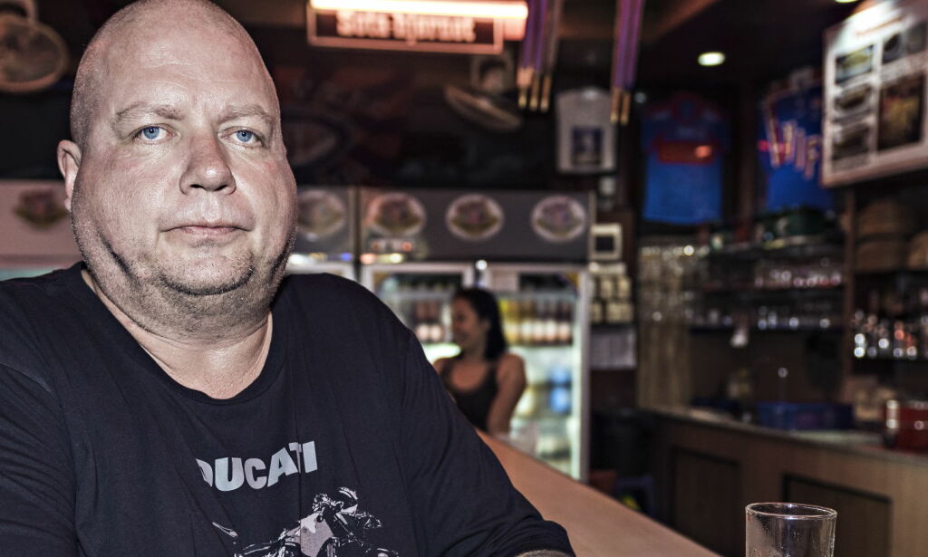 På Kåres Partybar i Pattaya kan kundene kjøpe fri de ansatte jentene fra skiftet