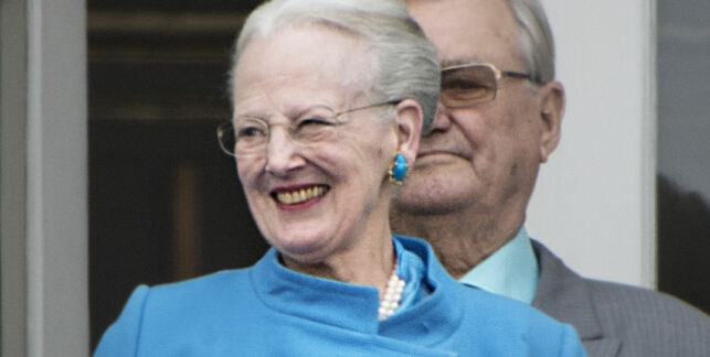 Dronning Margrethe i ny bok: - Det er ikke en naturlov at man blir dansk av å bo i Danmark