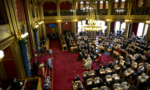 Oslo 20140515.
Jubileumsmøte og folkefest på Stortinget i forbindelse med 200-års jubileet for Grunnloven. Stortingspresident Olemic Thommessen taler til Stortinget. Kongefamilien i Stortingssalen.
Foto: Anette Karlsen / NTB scanpix