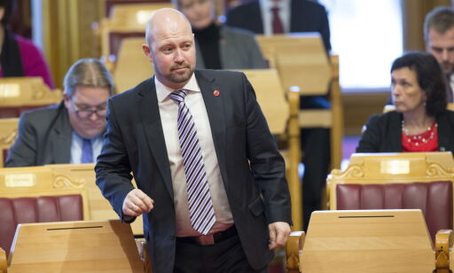 Anundsen og Lien ut. Amundsen og Søviknes inn