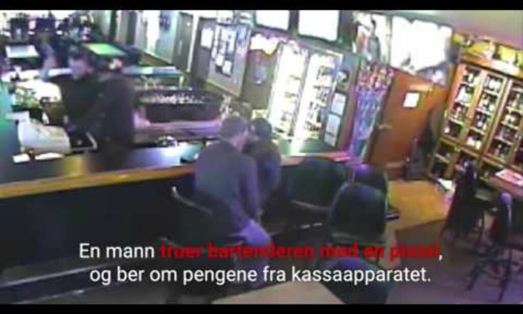 Får ikke med seg at det pågår et væpnet ran én meter unna