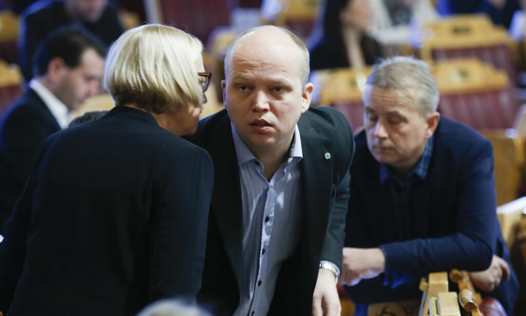 Høye bølger på venstresida: - Senterpartiet har vannskrekk
