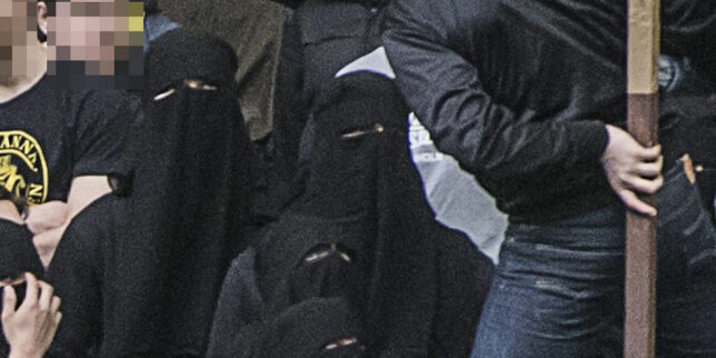 Supporterne tok på seg niqab for å lure seg unna nytt forbud: - Takk for smutthullet