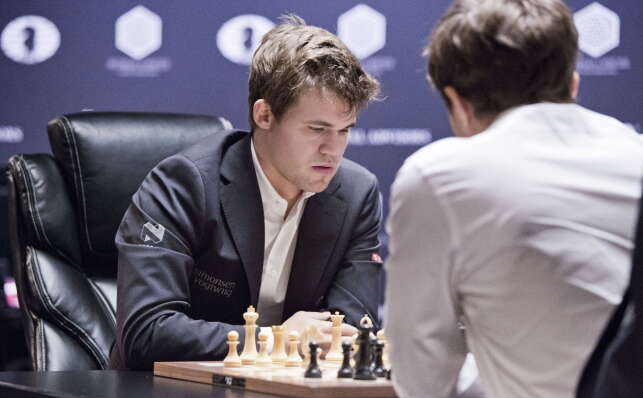 Sjakk-Carlsen vakte oppsikt med briller