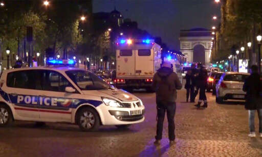Reuters: En politimenn skal være skutt og drept, to skadet. Franske myndigheter avkrefter ny skyteepisode