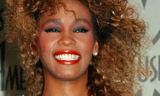 Det var mye gud, dop og kjærlighet i livet til Whitney Houston
