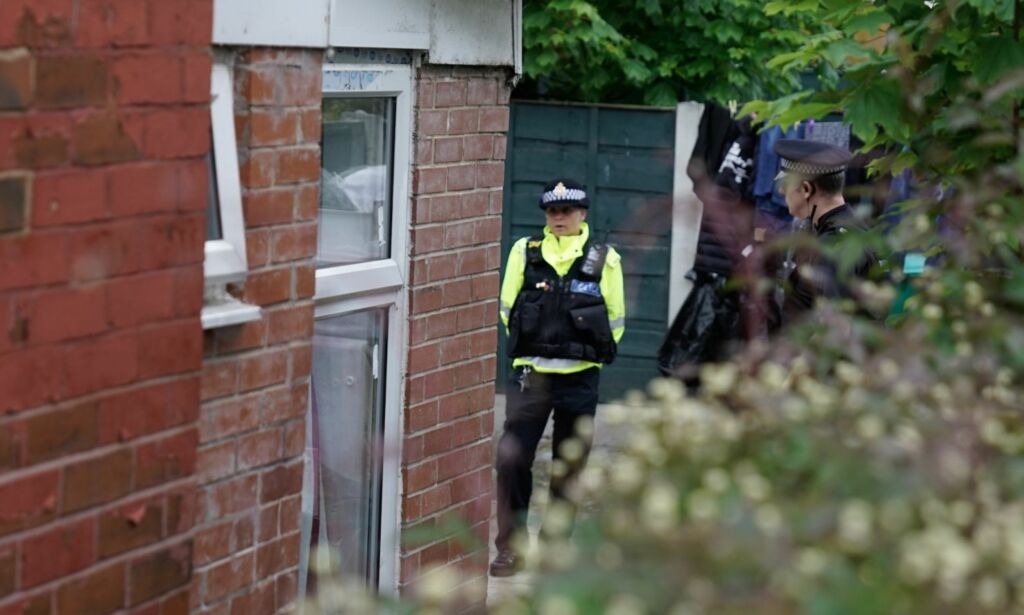 Tre personer pågrepet etter Manchester-terroren: - Familie ble tatt ut en etter en fra huset