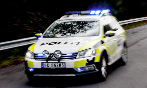 Politi, brannvesen og vektere angrepet av steinkastende ungdom i Oslo