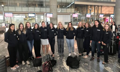 Håndballjentene skulle på turnering i Barcelona. De kom ikke lenger enn Gardermoen