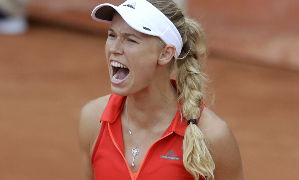 Naken Wozniacki blåser i kritikken