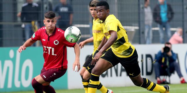 Kritisk til 12-åringen som forbløffer fotballverden: - Uvanlig
