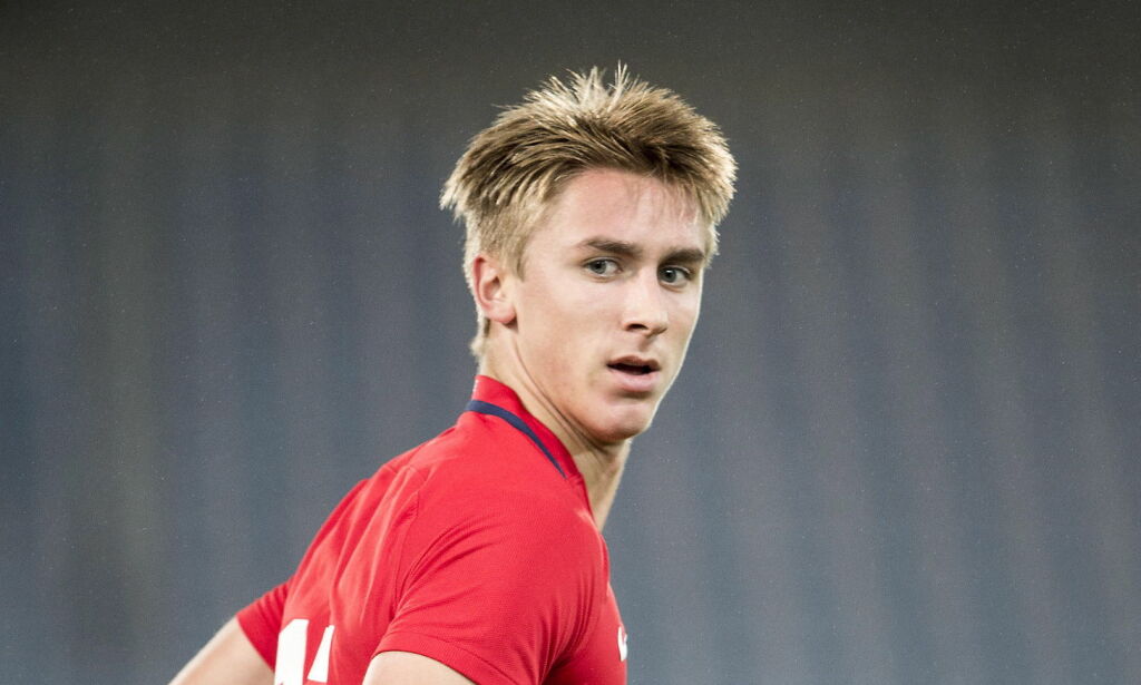 Dennis Johnsen (19) sammenliknes med Bergkamp og Grønkjær
