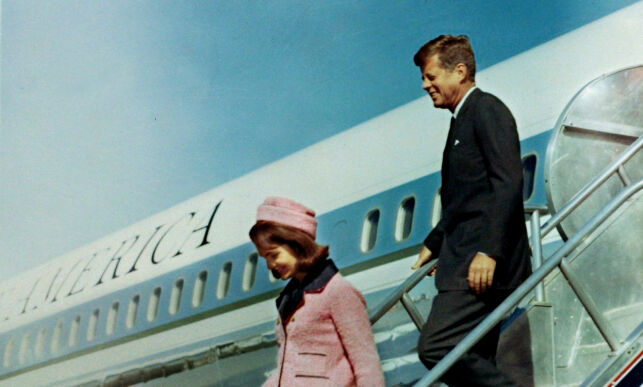 Drept av Sovjet, mafiaen og CIA. Da John F. Kennedy døde, gikk konspirasjonsteoretikerne amok