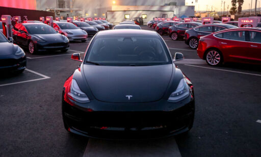KrF vil la Tesla-avgiften bestå, hvis også bensinbiler gjøres dyrere