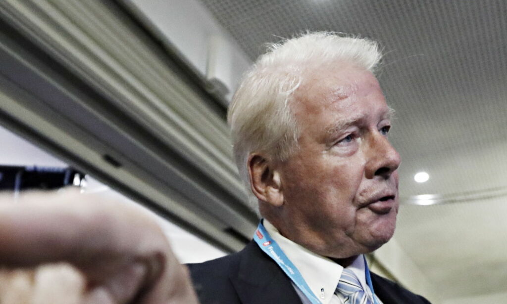 Raser mot Stortinget: - Bryter alt bare fordi man ikke skal ha Carl I. Hagen inn i Nobelkomiteen