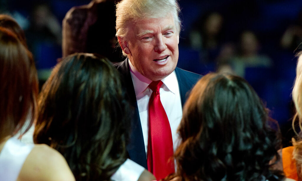 De mektigste faller. Hvorfor slipper «Grab 'em by the pussy»-Donald unna?