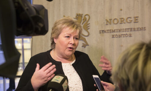 Erna kritiseres for hemmelige møter