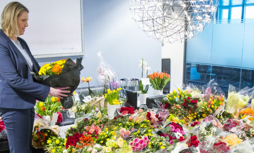 Overøst av blomster etter aksjon fra fremmedfiendtlige hatgrupper