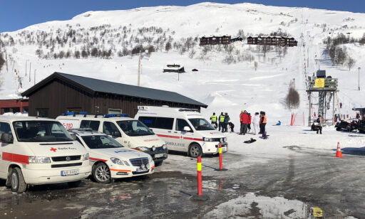 Falt av skiheiser - tre personer skadd
