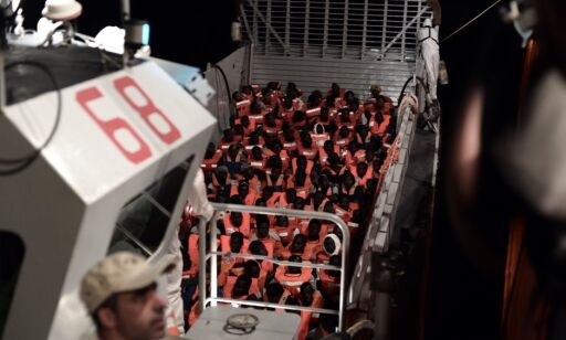 Italia og Malta nektet - Spania sier ja til å ta imot redningsskip med hundrevis av migranter