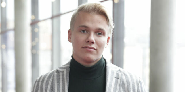 - I skolegården var ikke bare broren min «homo», men jeg også