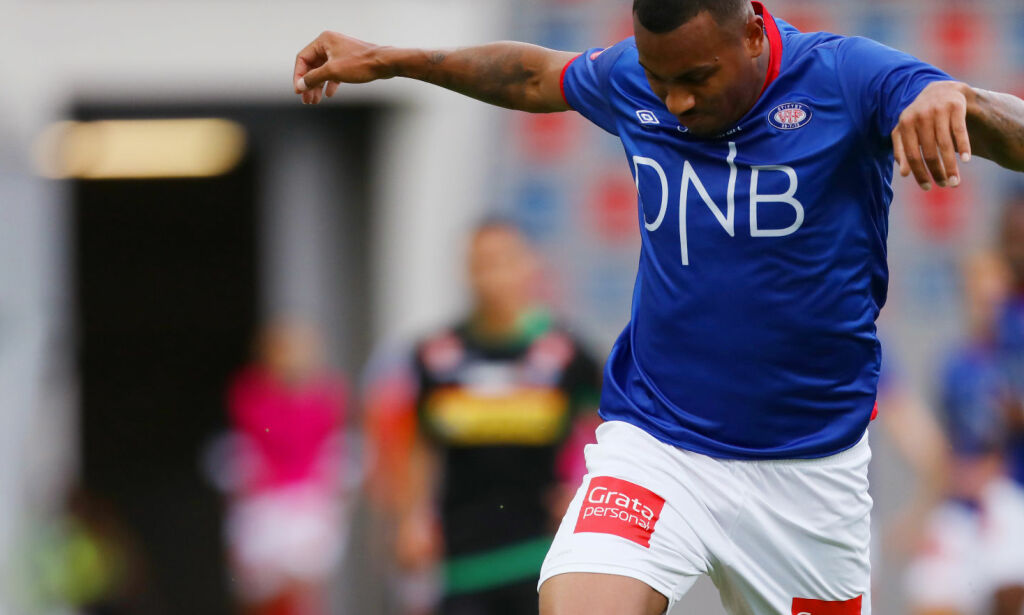 Publikum reiste seg og gikk. Da snudde Vålerenga kampen