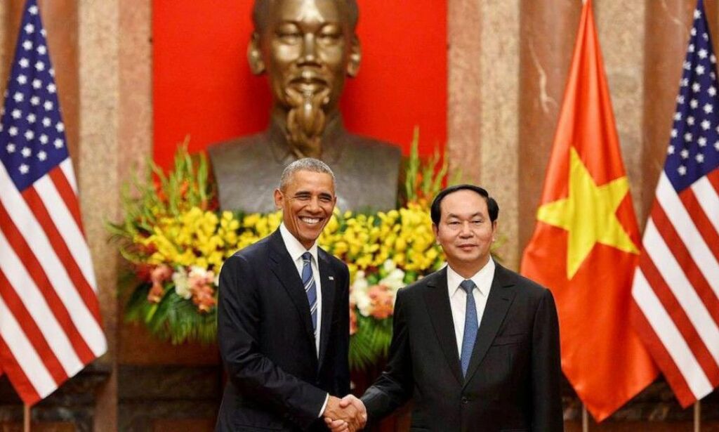 USA opphever forbudet mot våpensalg til Vietnam