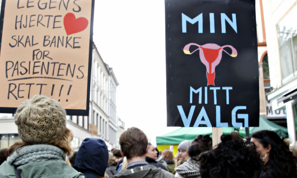 Fem KrF-kvinner: Demonstrasjonstog for sortering
