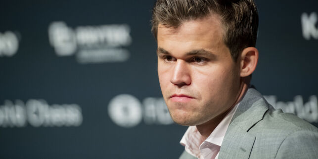 Carlsen i trøbbel: - Han sliter tydelig