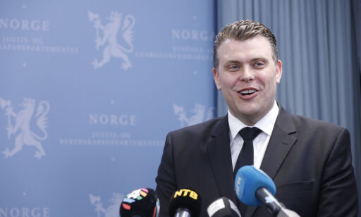 Lover å vise fram kundelister:- Svekker vår tillit til ham